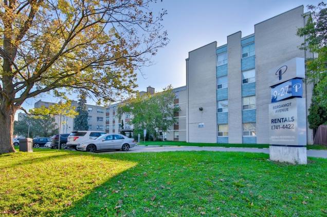 9 - 27 Bergamont Ave - 2 Bedroom TH - $500 Gift Card 3