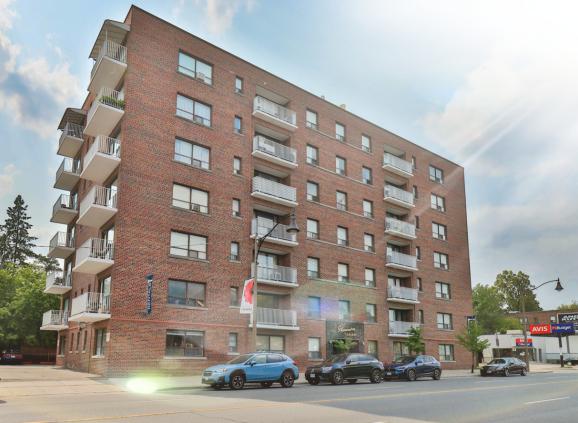 2730 Yonge St. Toronto - Glencairn Garden Apartments - Studio - $500 Gift Card 3