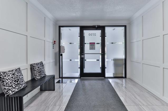 2730 Yonge St. Toronto - Glencairn Garden Apartments - Studio - $500 Gift Card 4