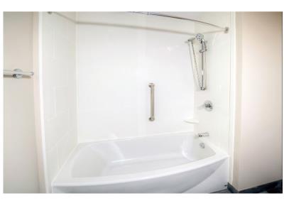 25 McArthur Ave. Ottawa, ON - Rivervale Apartments- 2 Bedroom 4