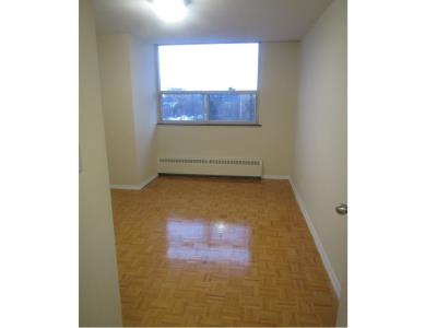 21 Mayfair Ave. Toronto, ON - Montebello Apartments - 1 Bedroom 3