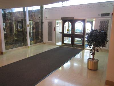 21 Mayfair Ave. Toronto, ON - Montebello Apartments - 1 Bedroom 5